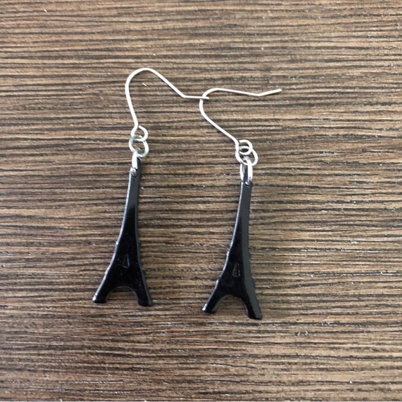 Black tower fishhook earrings - Picture 1 of 1